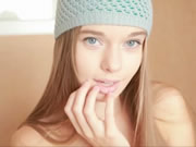 清純洋妞露點寫真誘惑